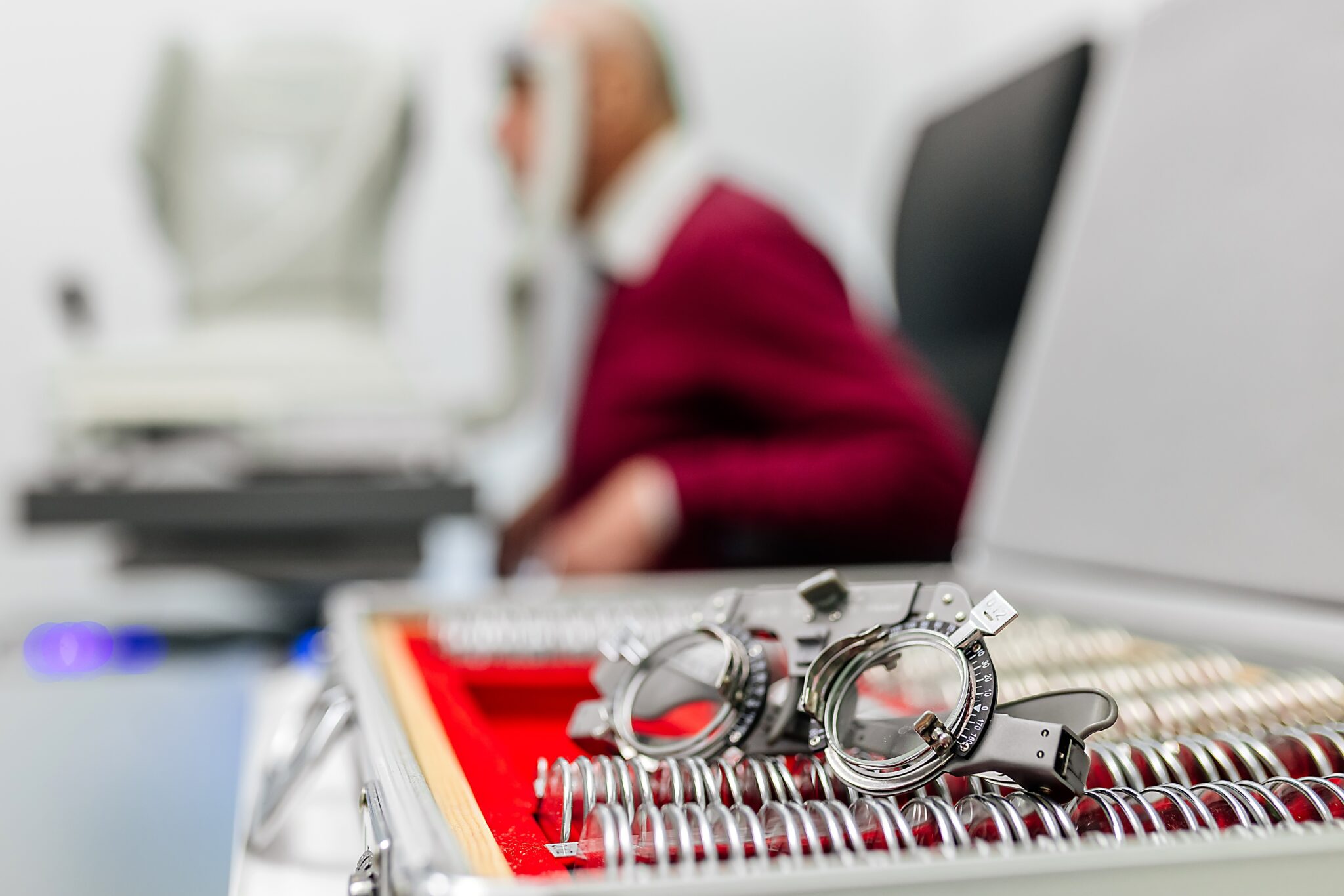 High index vs polycarbonate lenses comparison for optical recommendations